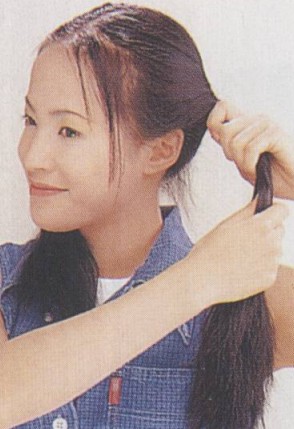 如何扎马尾 2012最潮马尾辫的扎法