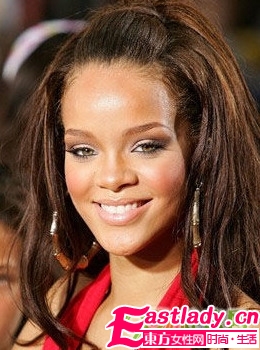 流行天后蕾哈娜的个性发型盘点