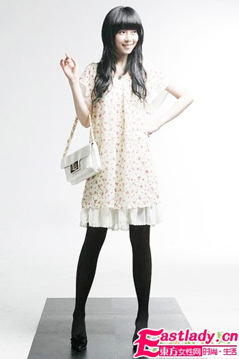 10款扮嫩发型百搭流行碎花裙