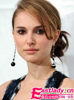 明星示范蓬松盘发派对造型