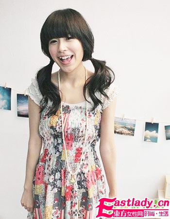 10款扮嫩发型百搭流行碎花裙