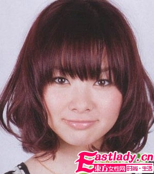 适合圆脸女性的中长发发型