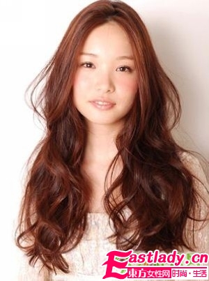 09秋季发型 时尚玩转大波浪