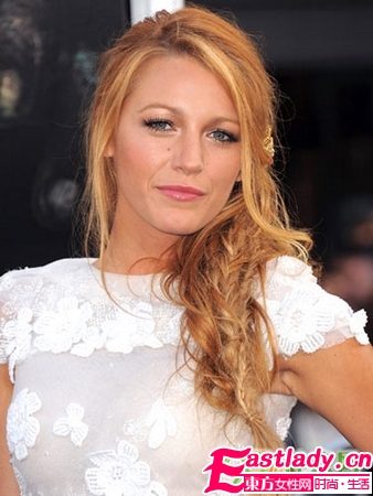 看女星玩转各种辫子发型