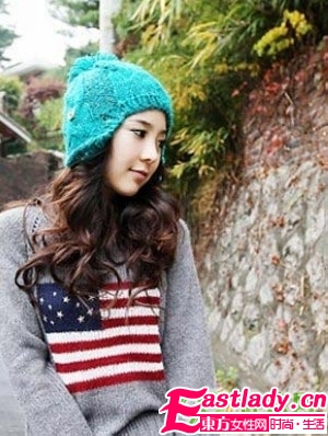 入冬时尚 看线帽如何搭配大卷发