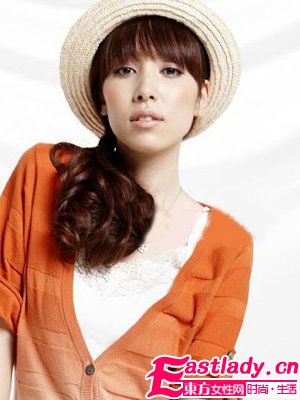 今夏马尾新发型 甩出青春少女味