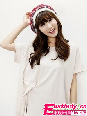 入冬时尚 看线帽如何搭配大卷发