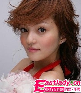 张韶涵俏皮演绎11款魅力发型