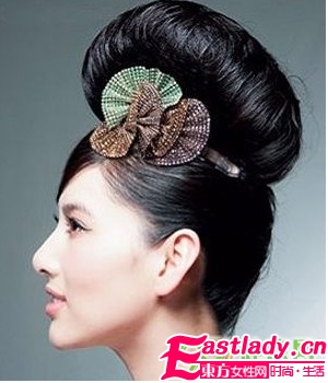 打造高贵典雅的新娘发型