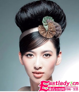 打造高贵典雅的新娘发型