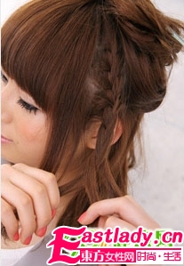 巧编小麻花辫 打造时尚发型
