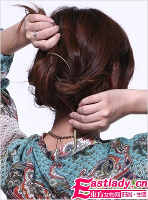 麻花辫盘发图解步骤 简洁优雅