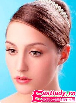 最新冬季简约美韩式新娘盘发