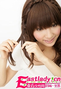 巧编小麻花辫 打造时尚发型