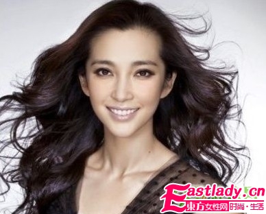 让头发蓬松的三个技巧