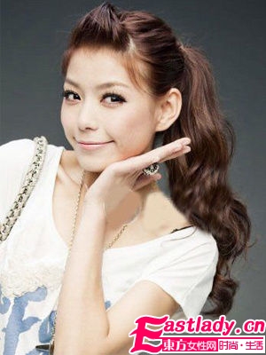 今夏马尾新发型 甩出青春少女味