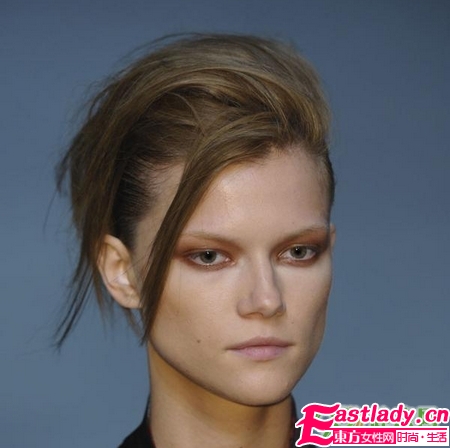 不剪短发变身 美少年