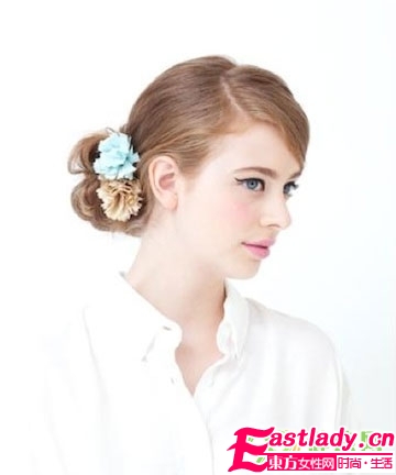 精美发饰打造清新形象