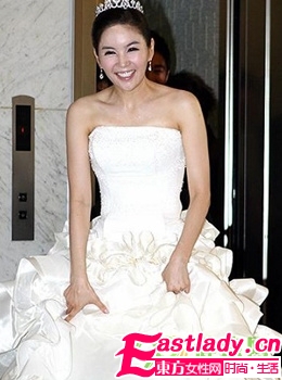 09秋季韩式女星婚宴发型