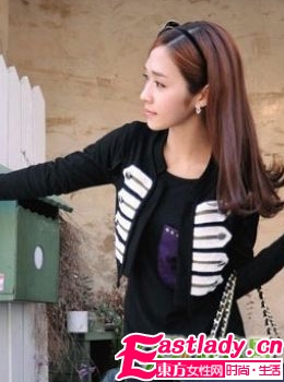 秋季最新韩国街拍时尚大卷发