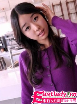 秋季最新韩国街拍时尚大卷发