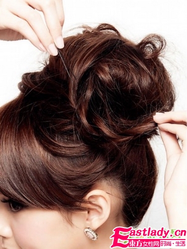 秋季发型 2款复古风丝巾系发