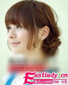 日系优雅辫子盘发的编法图解