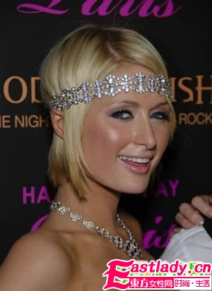 好莱坞女星亲身示范今季的热门发饰