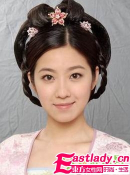 从《宫心记》看华丽盘发发髻