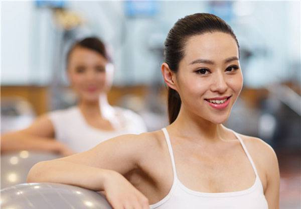 产后如何瘦肚子 5招产后瑜伽学起来