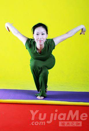 四式减肥瑜伽教程 让你瘦成一道闪电