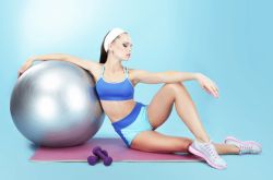 两式产后瘦身瑜伽 让你从胖妈变辣妈