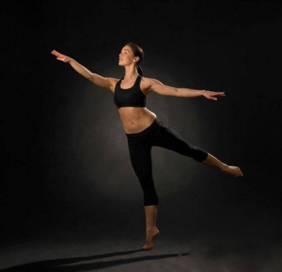 5大减肥瑜伽动作 叫上闺蜜一起做起来