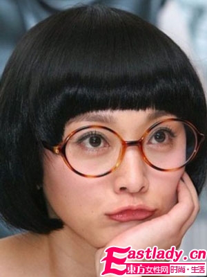 女明星大秀锅盖头发型 可爱又个性