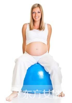 孕妇瑜伽的好处 孕妇练习瑜伽的9大注意事项