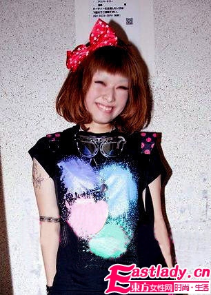 潮人示范露额短刘海发型 一起来学一下吧