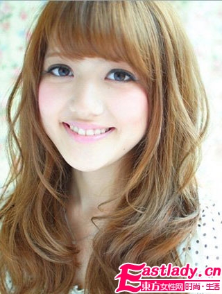 2011九月最新流行发型 中长发梨花头强势归来