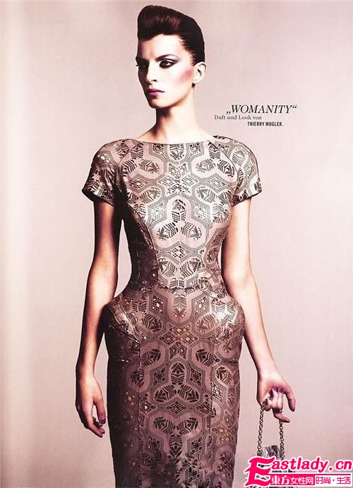  香 约永恒 当超大号香水与时装邂逅