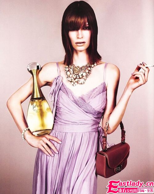  香 约永恒 当超大号香水与时装邂逅