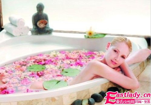 在香气中美肤 精油用法全接触