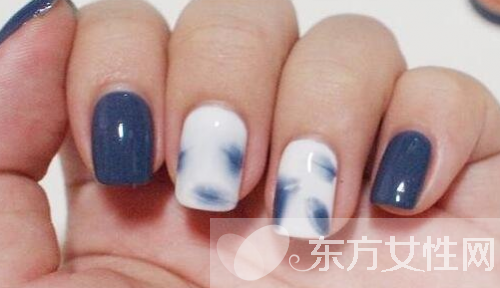 时尚的晕染美甲自然少不了宝蓝色