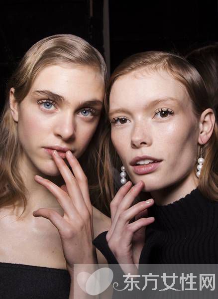 6个小技巧让你的时尚美甲造型UPUPUP