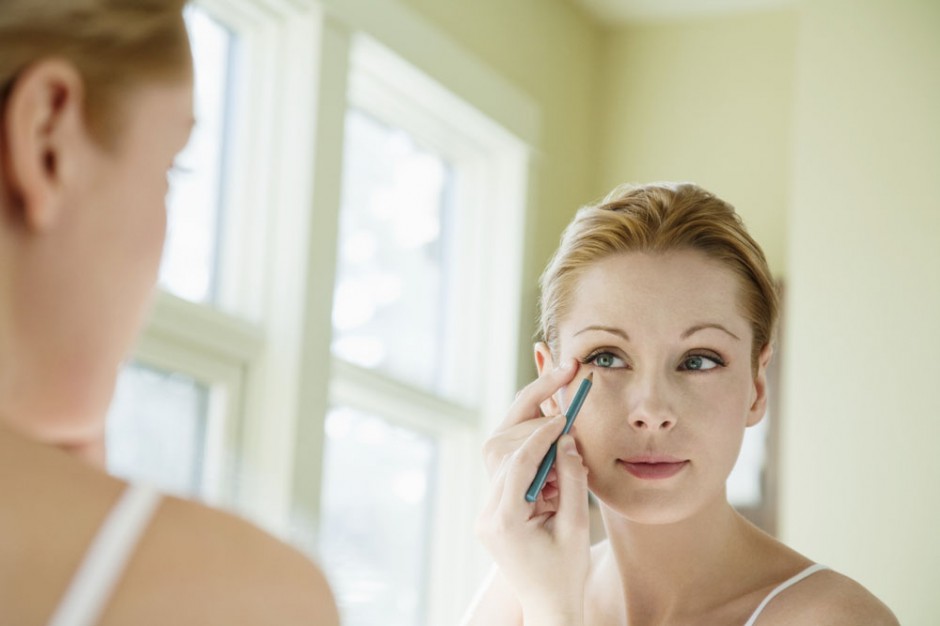 四款单眼皮眼线画法 让你拥有一双魅惑电眼