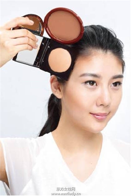 必学 脱胎换骨的神奇修容化妆术