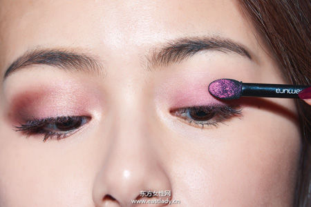 白玫瑰金3D眼 摆脱冬日沉重感