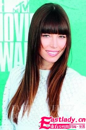 学明星打造健康立体烟熏妆