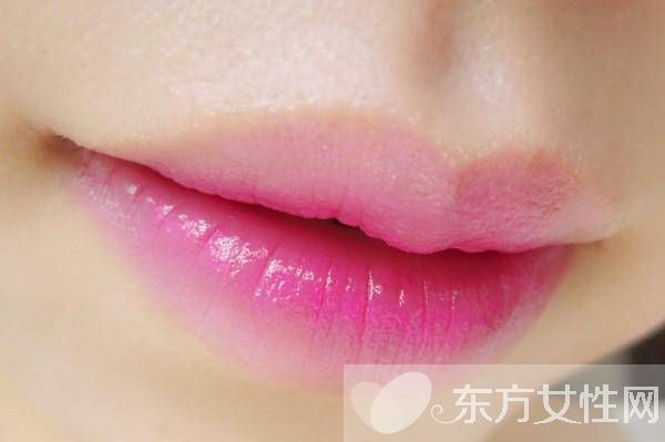 咬唇妆需要什么 咬唇妆的5要求需掌握