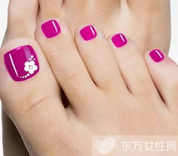 超人气脚部美甲图案 听说夏天跟凉鞋更配哦