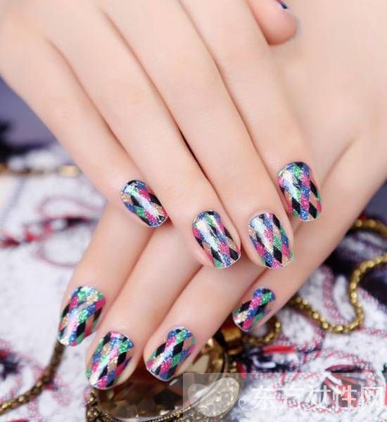 换季想时髦 那就赶紧来一款 格子甲 吧