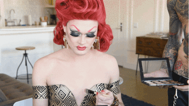 这样也可以 不用动刀塑造丰满胸部效果